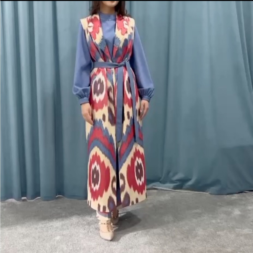 This is 3 set together traditional and material called atlases famous.